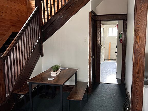 5th image of 215 Chippewa St
