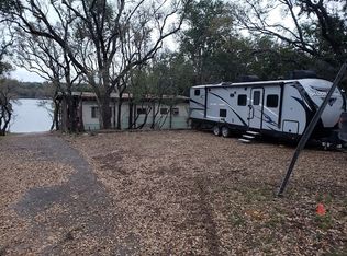 999 Georges Rd, Lakehills, TX 78063