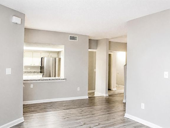 5th image of 17805 Villa Way Dr