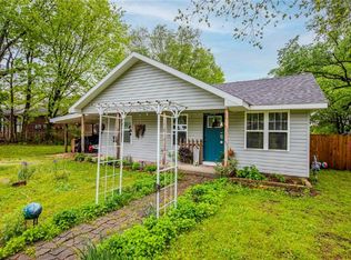 215 W Parks St, Prairie Grove, AR 72753