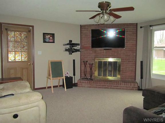 3rd image of 776 Westbrook Dr