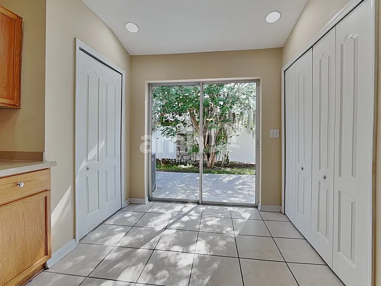 10234 Perthshire Cir — Photo 4
