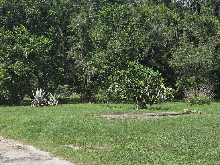 18301 US Highway 41 #B-6 — Photo 1