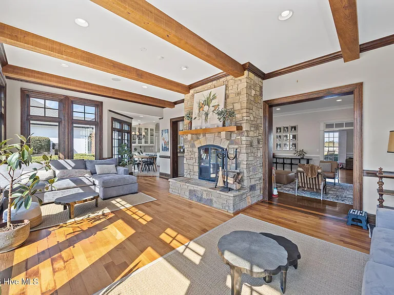 Lexington Dr — Photo 34