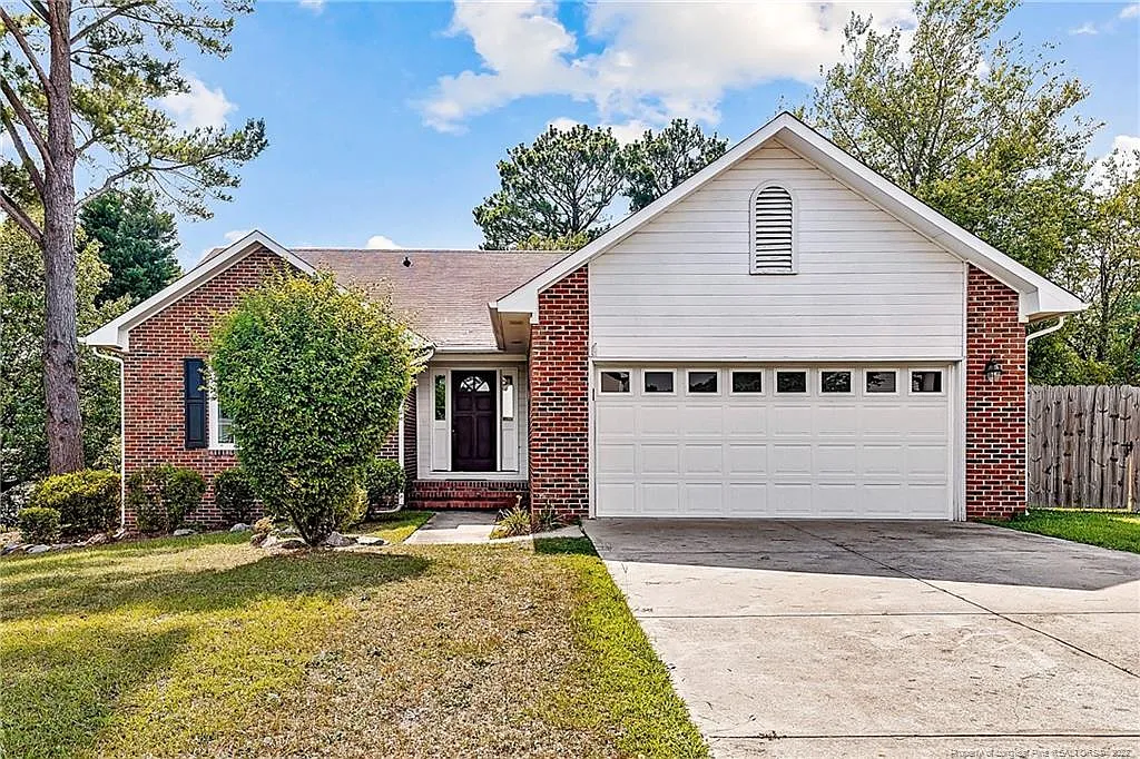 3 bed, 2.0 bath, 1737 sqft, $1,900 — Photo 1