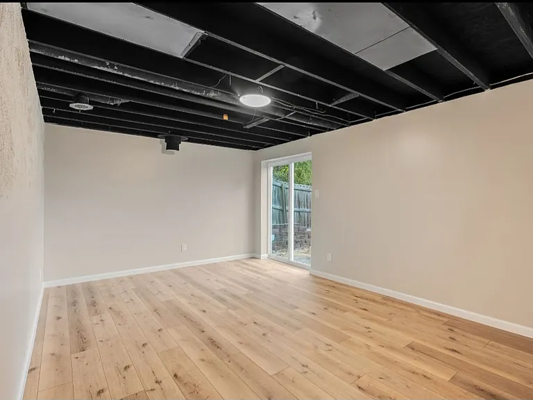 2420 Breezy Point Ln — Photo 19