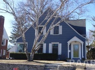 3825 N Hawthorne Pl, Peoria, IL 61614