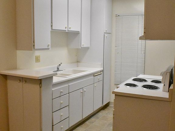 2nd image of 18560 Vincennes St APT 29
