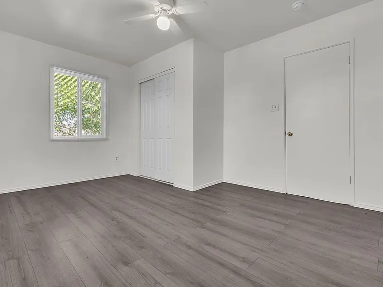 1166 E 43rd Pl — Photo 10