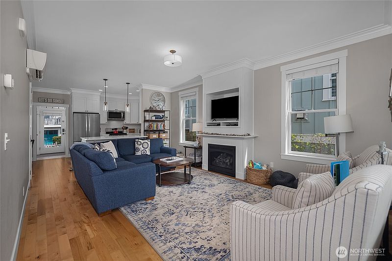 5th image of 74 Horizon Street
