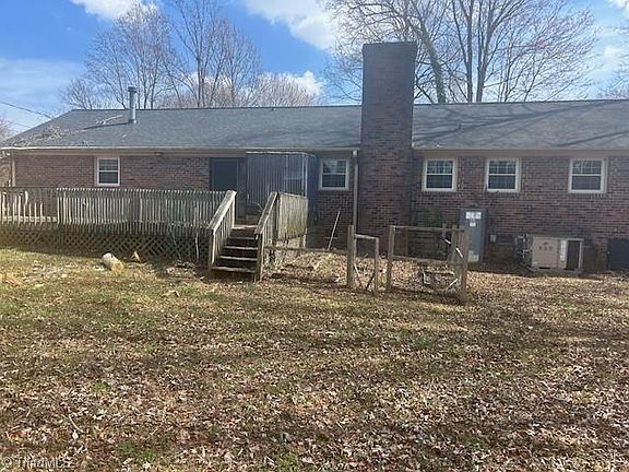 5th image of 2914 Anita Ct