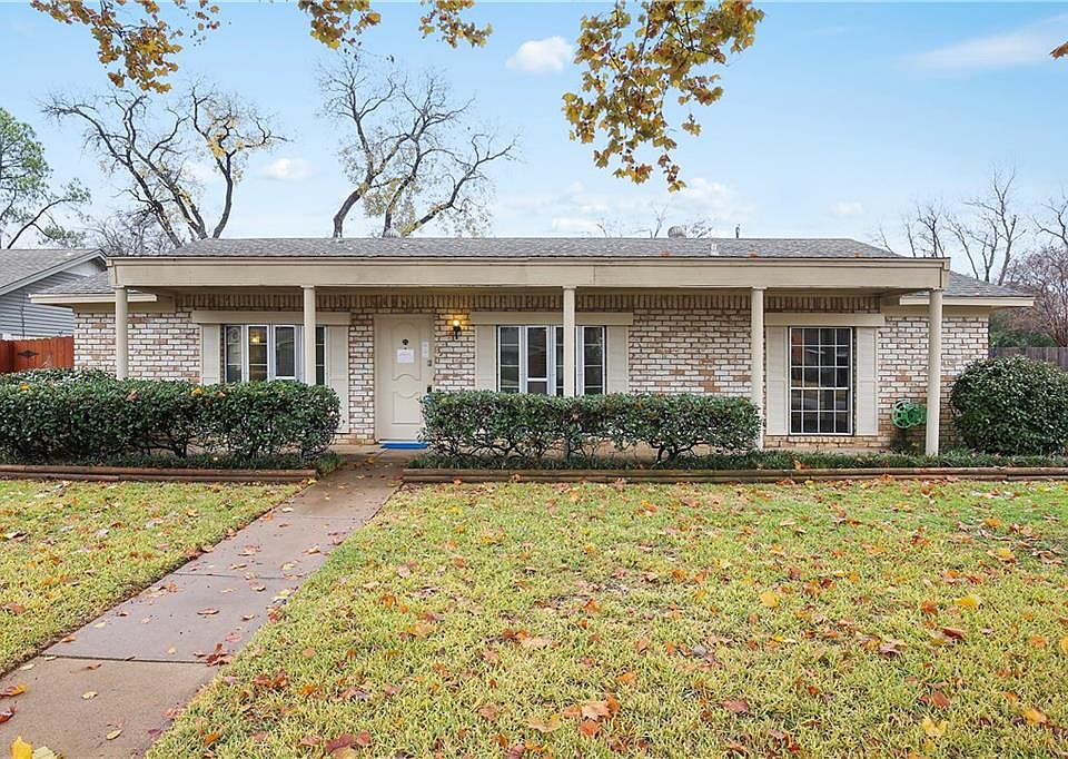 1st image of 1600 Lexington Pl
