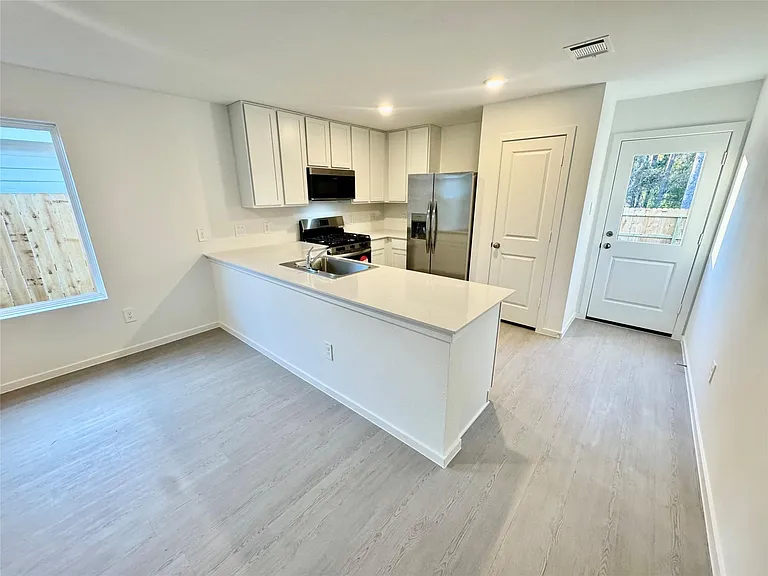 22784 Hackberry Leaf Dr — Photo 3