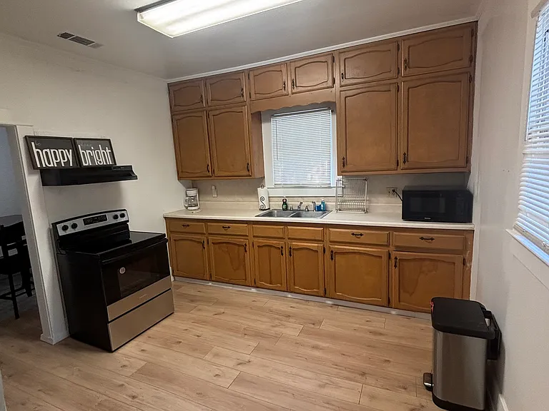 2035 Madison Ave — Photo 9