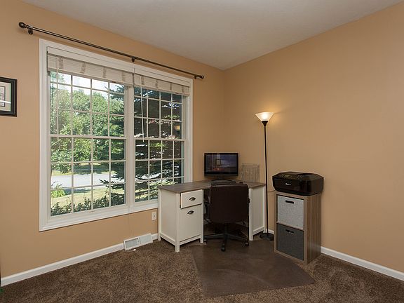 2nd image of 25 Thistle Dr