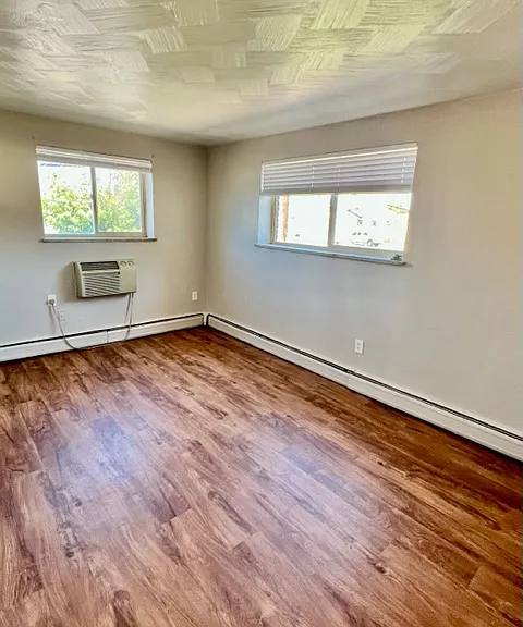 Jamaica Apartments — Photo 5