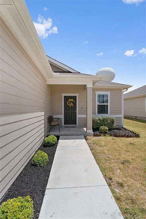 3 bed, 2.0 bath, 1015 sqft, $1,750 — Photo 3