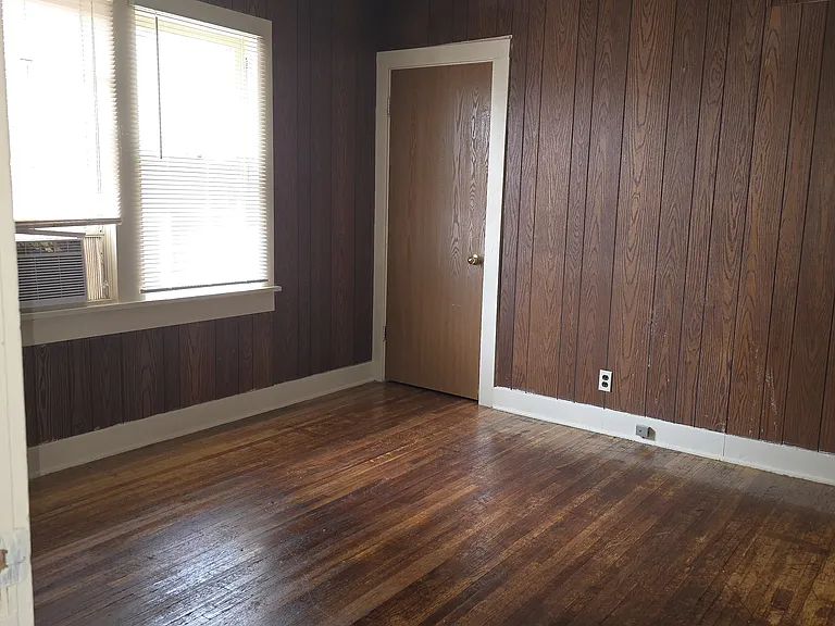 616 E Harrison St — Photo 22