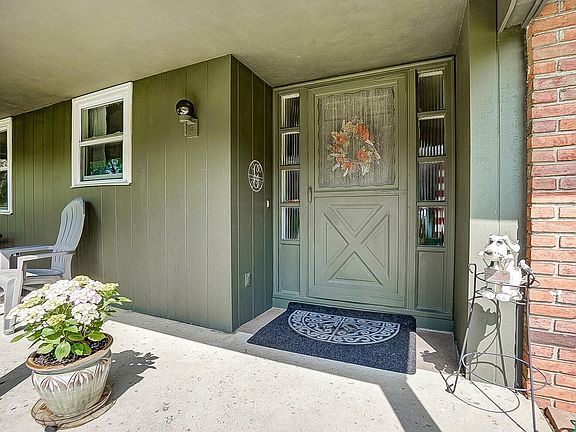 3rd image of 4984 Charlbury Dr