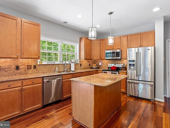 4th image of 2424 Springbrook Ct