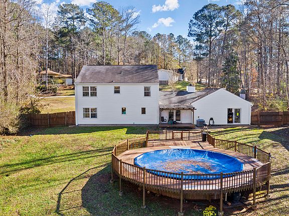 3rd image of 140 Lakeview Ln