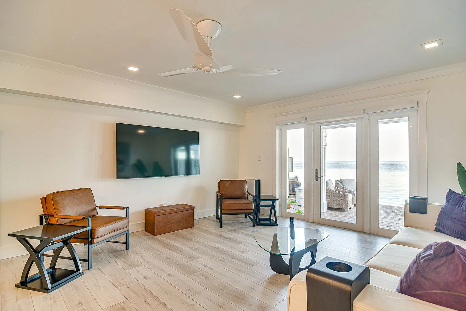 3 bed, 2.0 bath, 1442 sqft, $6,193 — Photo 2