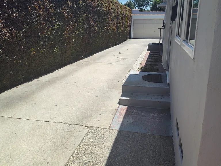 8122 Victoria Ave #B — Photo 19