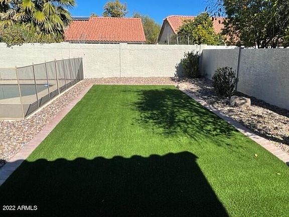 3rd image of 1956 E Palomino Dr