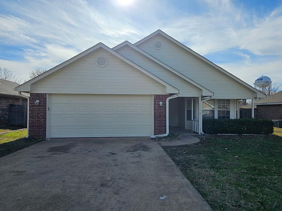 1st image of 2530 Briarwood Dr