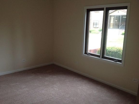 4th image of 6413 Oak Forest Ave #811