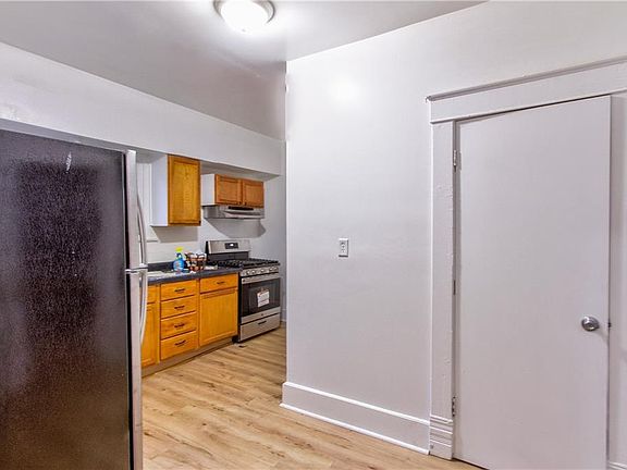 5th image of 1249 W 31st St