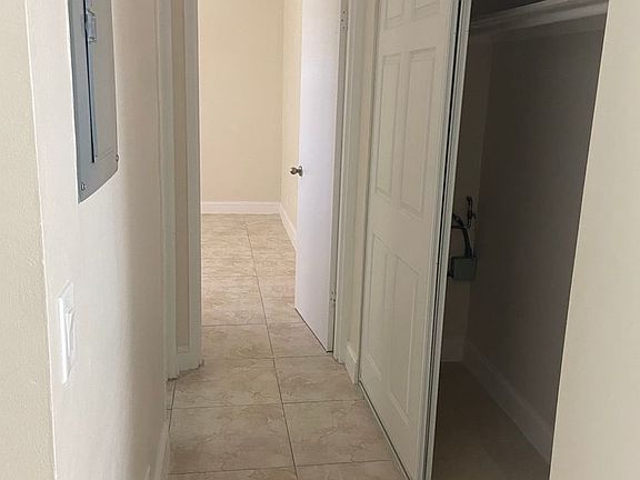 5th image of 1075 NE 39th St #210-29