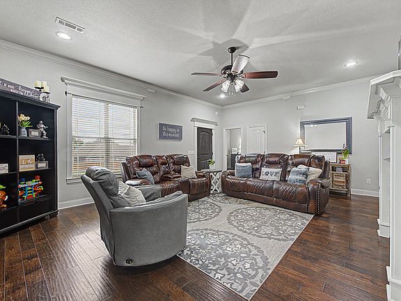 5th image of 1202 Birkshire Cir