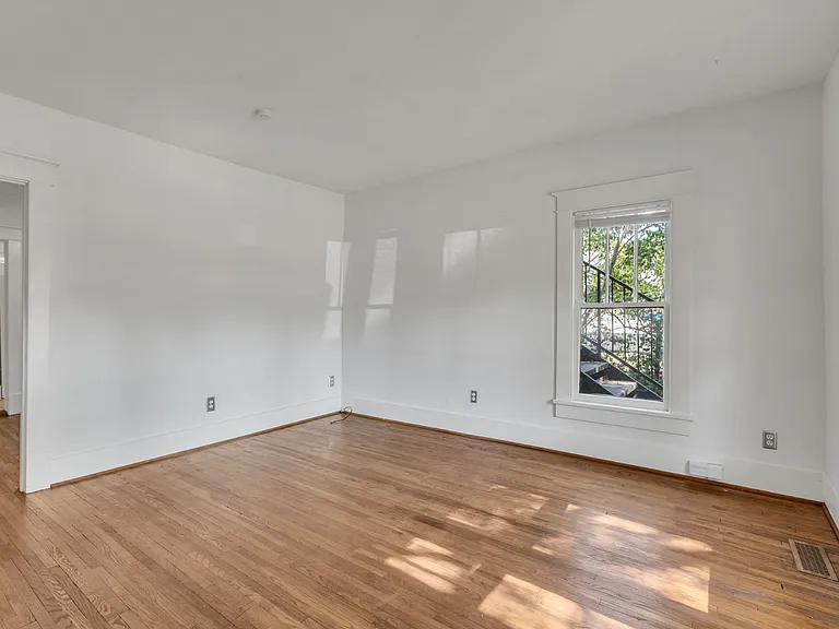 605 Park Cir #B — Photo 8