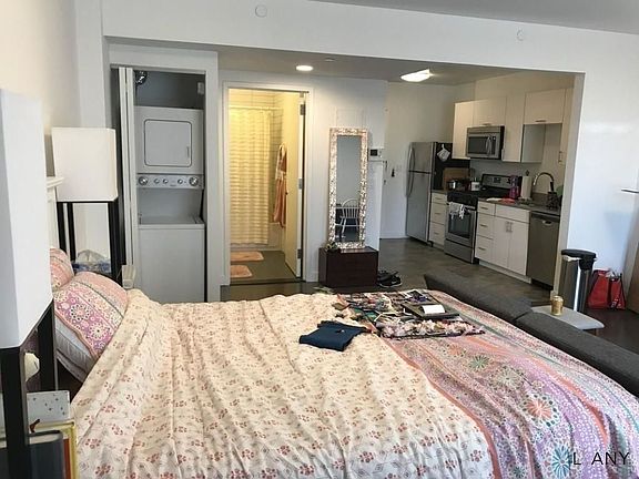 3rd image of 607 W 161st St APT 4E