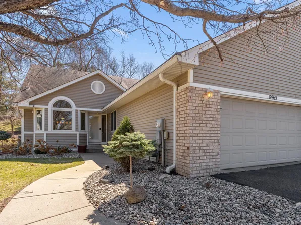 19965 Waterford Ct, Shorewood, MN 55331