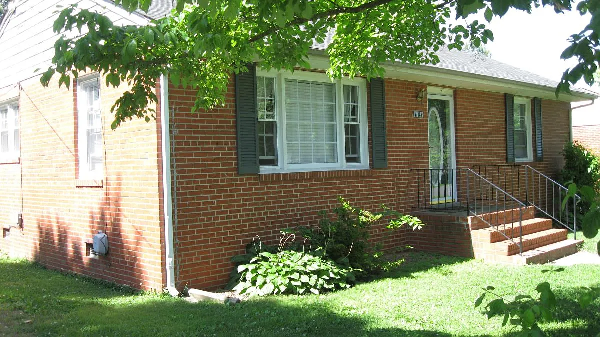3 bed, 1119 sqft, $2,400 — Photo 2