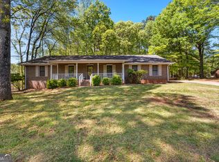 370 Merrydale Dr, Fayetteville, GA 30215