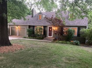 7753 Reeds Rd, Prairie Village, KS 66208