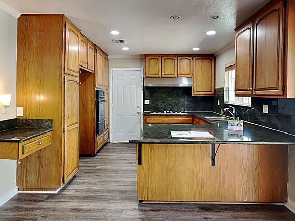 4th image of 368 W 53rd St #1093-9