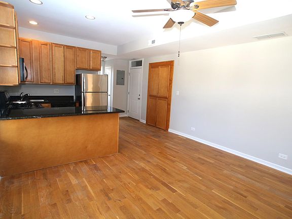 5th image of 4838 W Hutchinson St APT 303