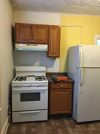 Building Photo - 823 N Monroe St #1