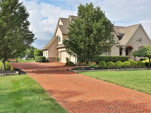 5th image of 2300 Woodland Hall Dr