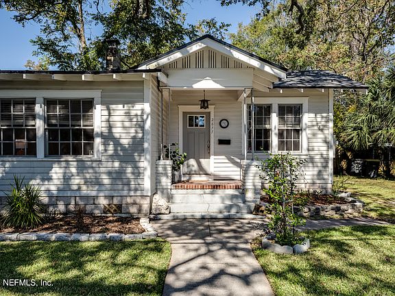 5th image of 2877 SELMA Street