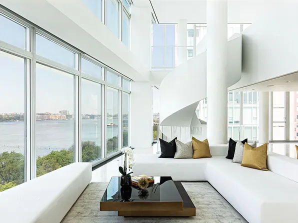 176 Perry St #10S, New York, NY 10014