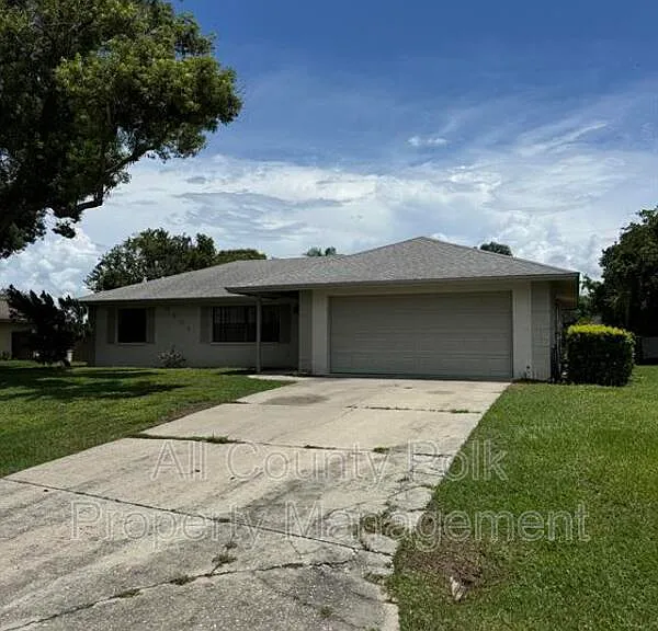 8601 Sunnydale Ln — Photo 3