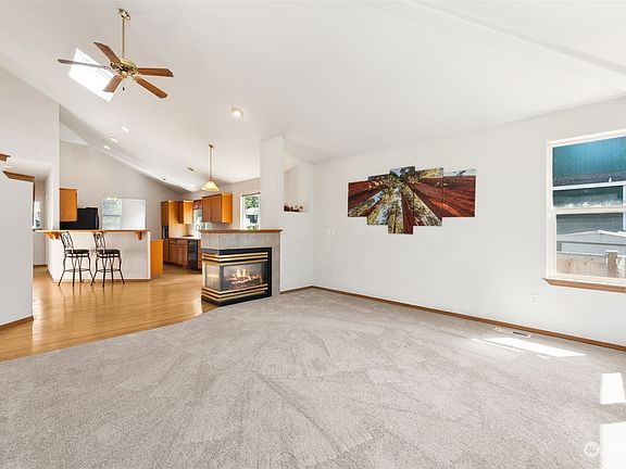 4th image of 16926 120th Avenue E
