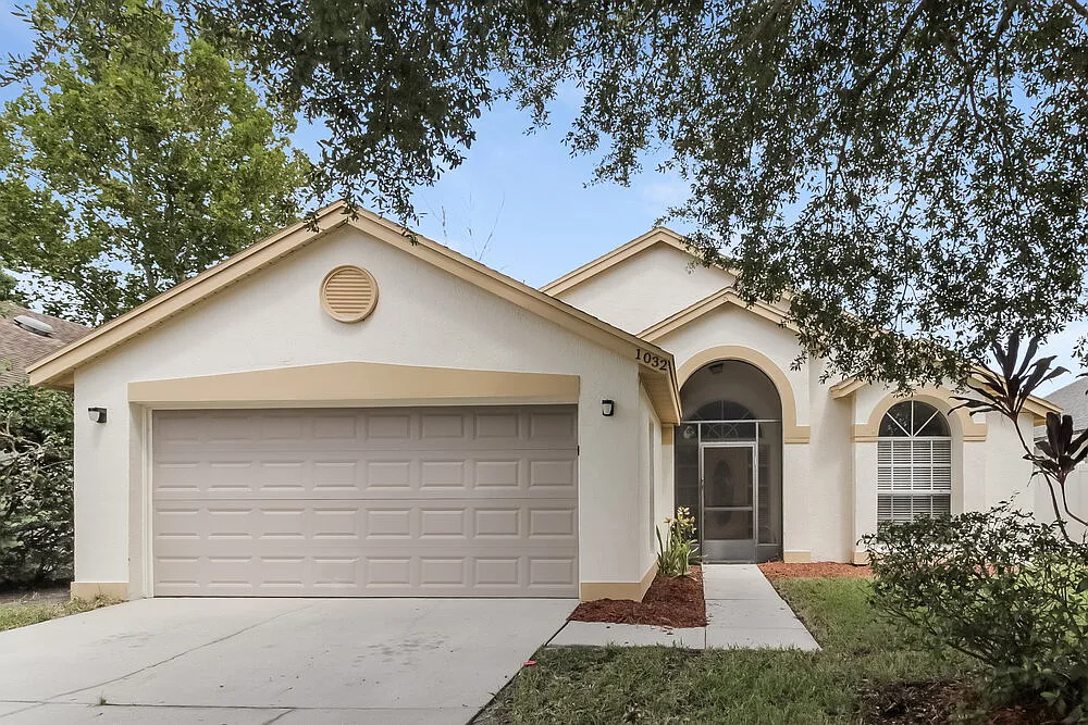 3 bed, 2.0 bath, 1565 sqft, $2,460 — Photo 1