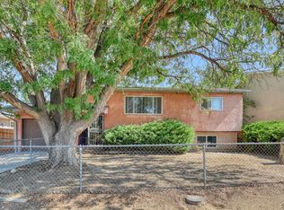 24 Chestnut Dr, Pueblo, CO 81005