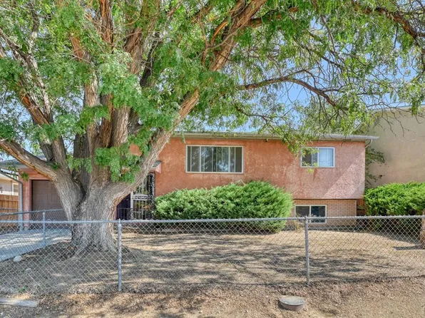 24 Chestnut Dr, Pueblo, CO 81005